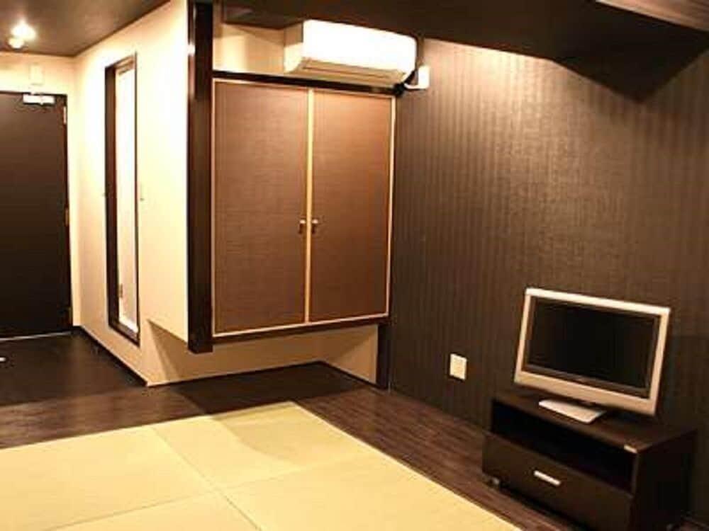Hotel Livemax Budget Esaka Suita Bagian luar foto
