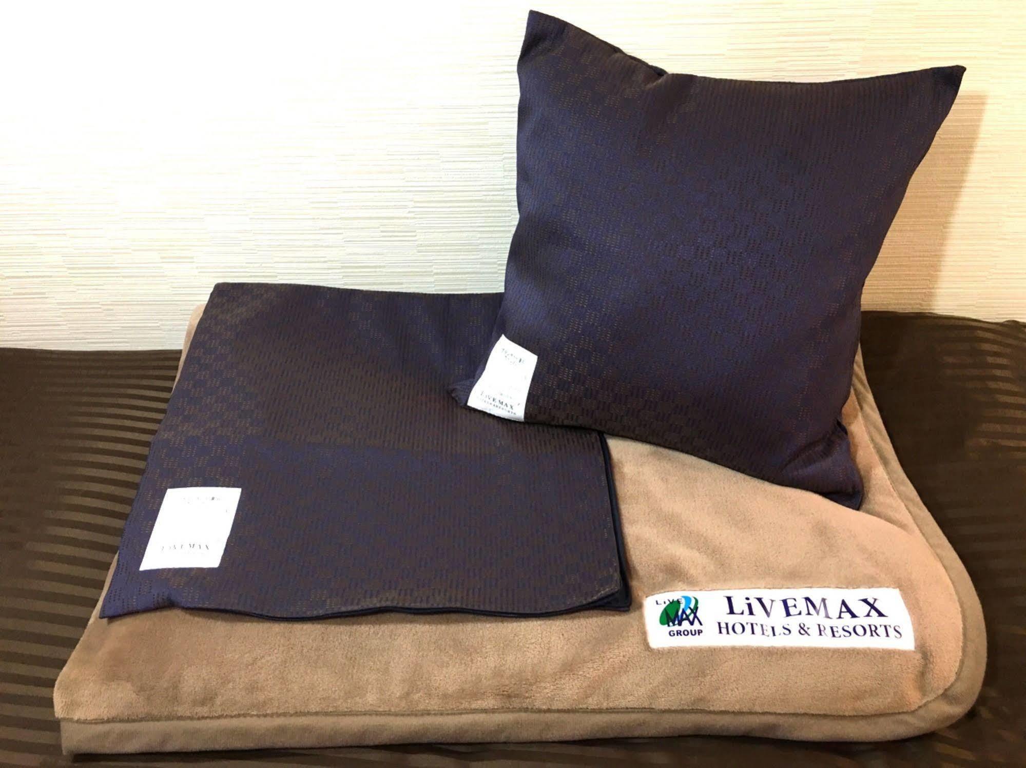 Hotel Livemax Budget Esaka Suita Bagian luar foto